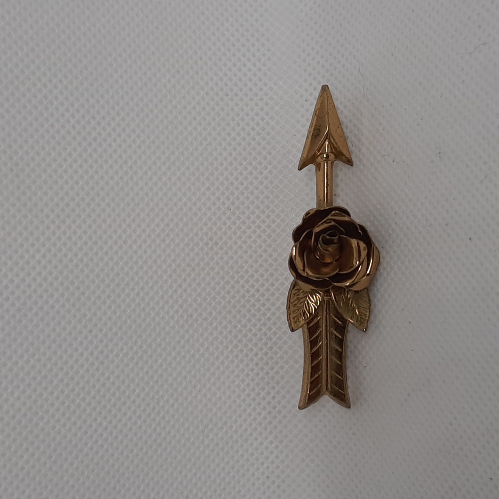 Vintage 1948 Signed Coro Brooch Rose and Arrow
